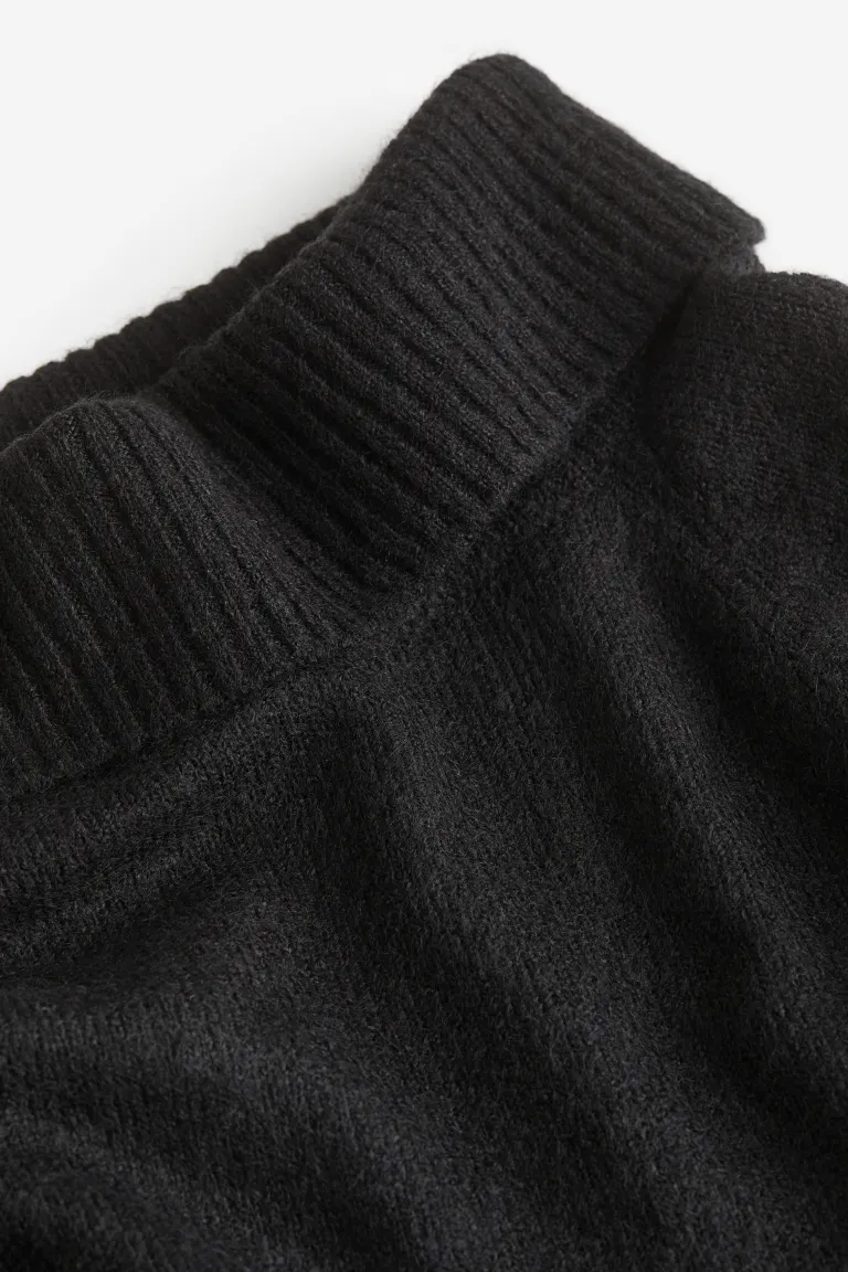 

Свитер с открытыми плечами H&M, черный