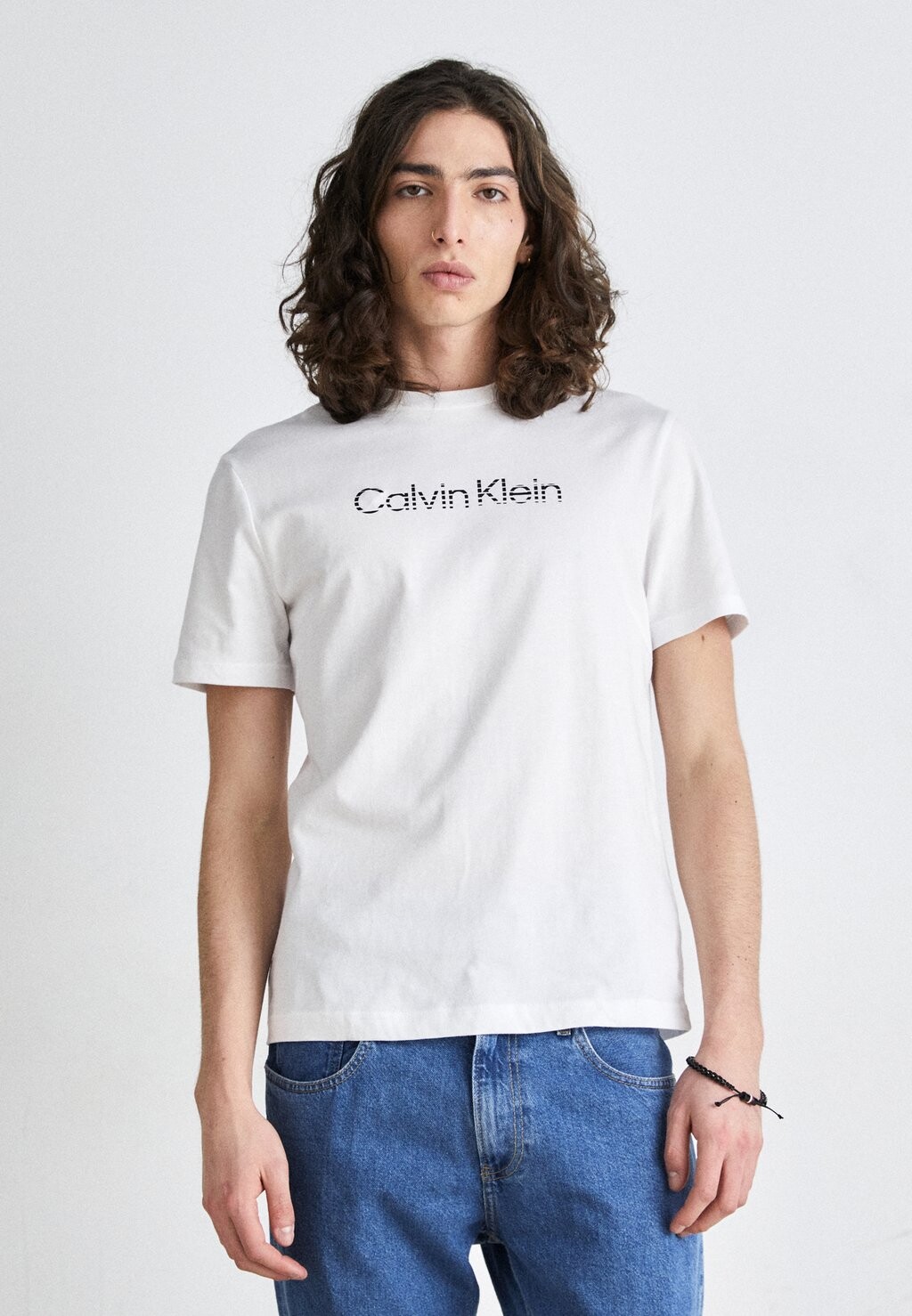 

Футболка с принтом DEGRADE LOGO Calvin Klein, цвет bright white