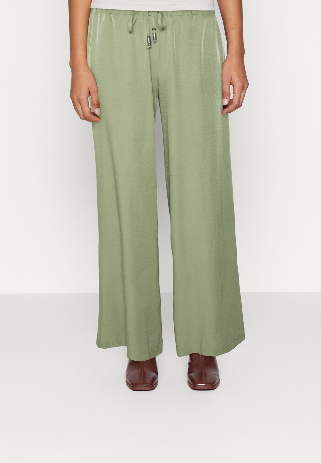 

Брюки Esprit Hammered, светлый хаки, Хаки;серый