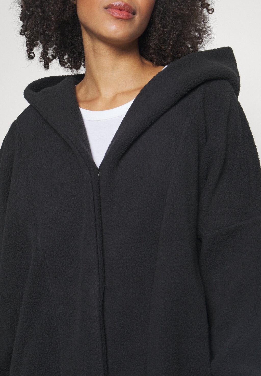 

Короткое пальто NMCOZY LONG SHACKET HOOD Noisy May, черный