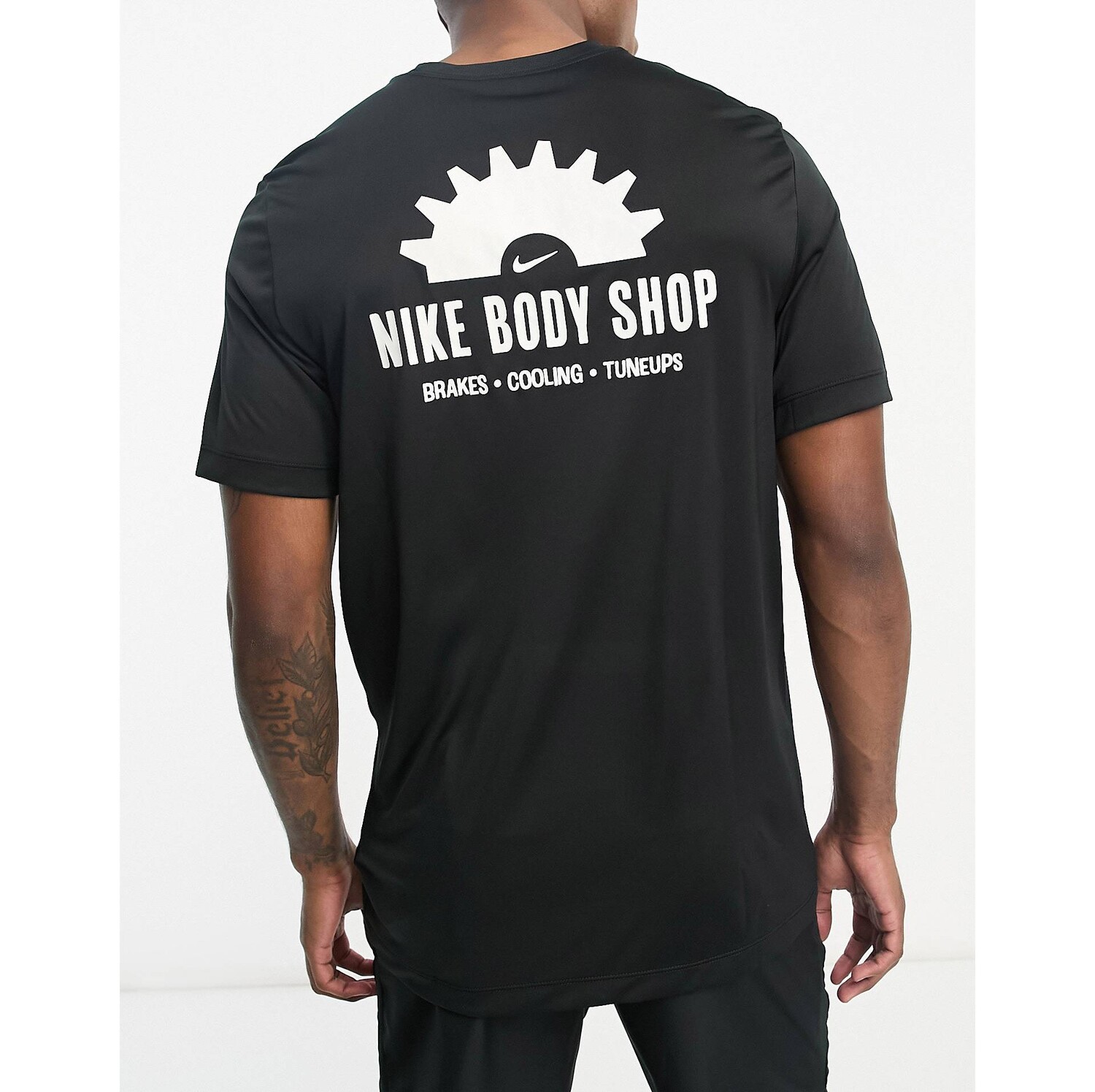 

Nike Training D.Y.E. черная футболка с графическим принтом body shop, Черный