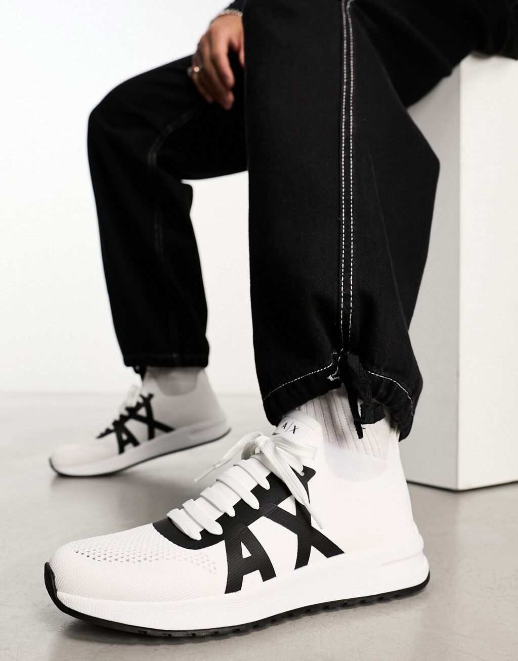

Белые кроссовки с логотипом Armani Exchange, Белый