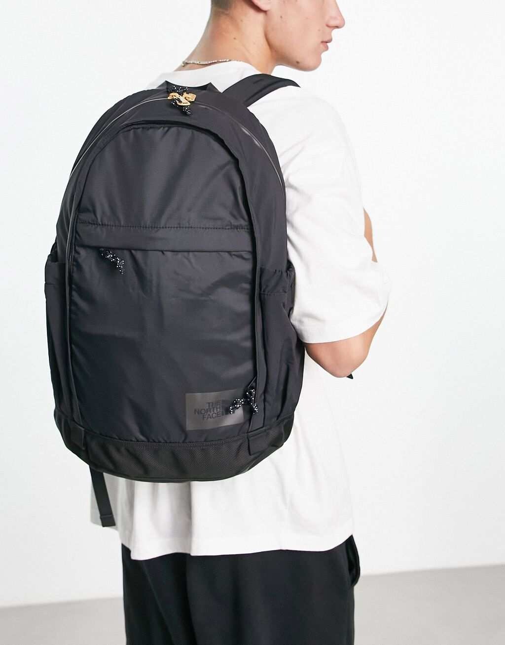 

Черный рюкзак The North Face Heritage Mountain