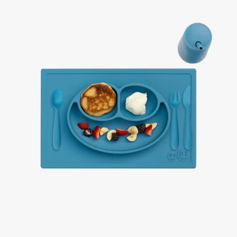 

Набор ezpz Happy Collection (синий) — чашка из 100% силикона + соломинка, Blue