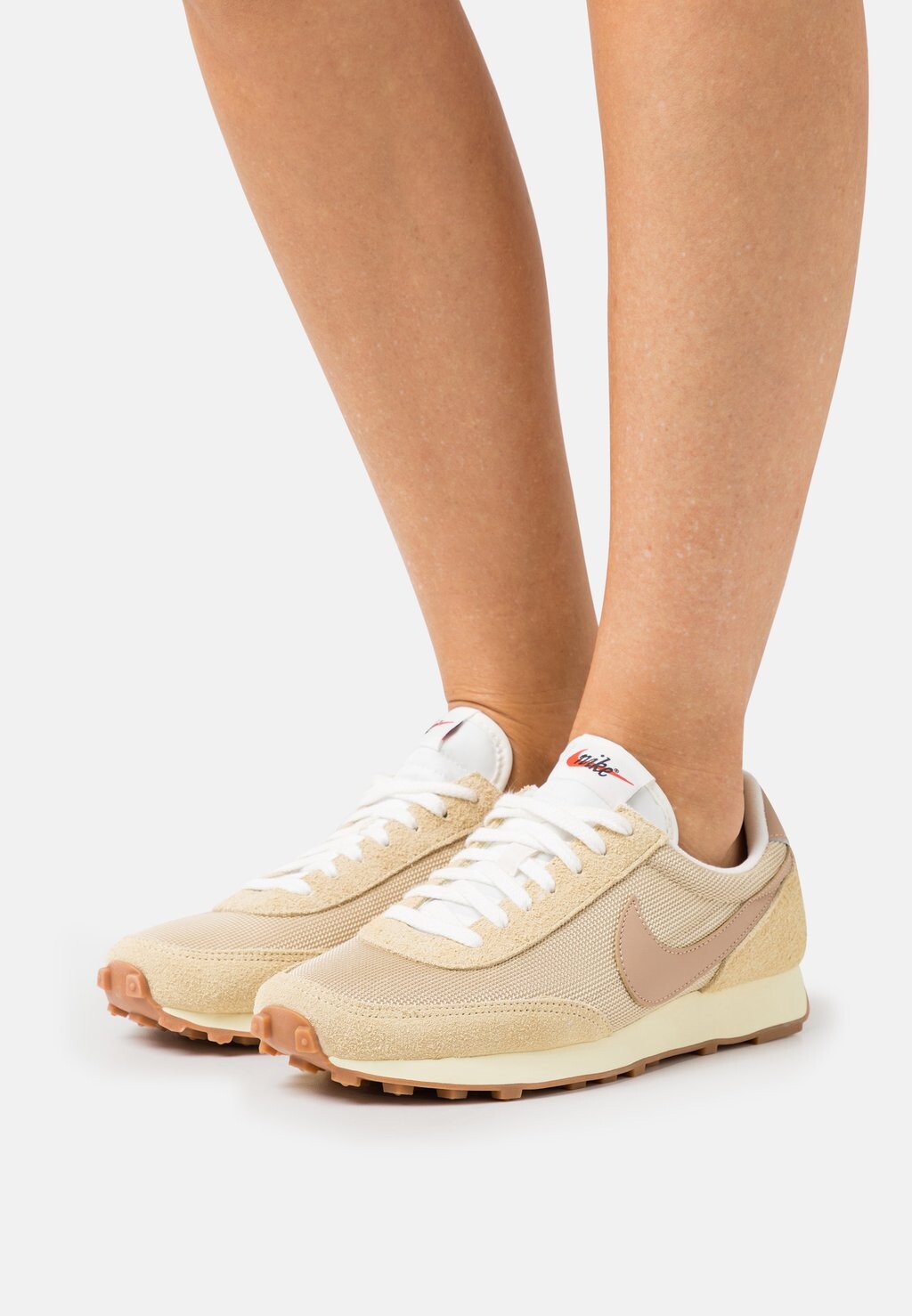

Кроссовки Nike