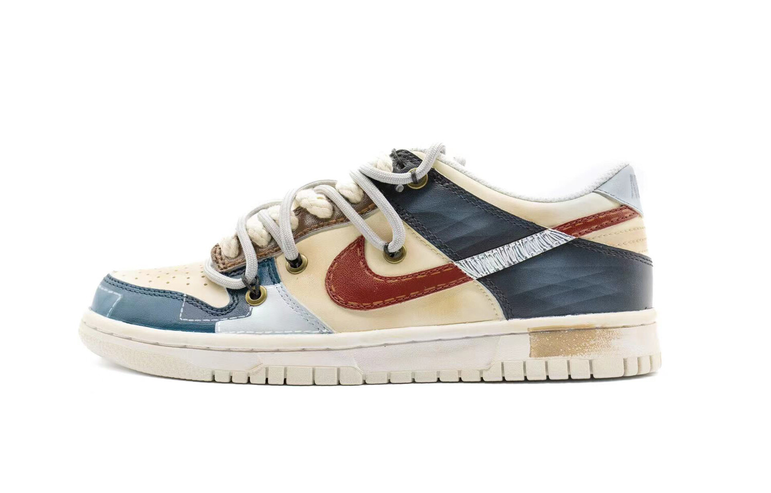 

Женские туфли Nike Dunk Low Skate