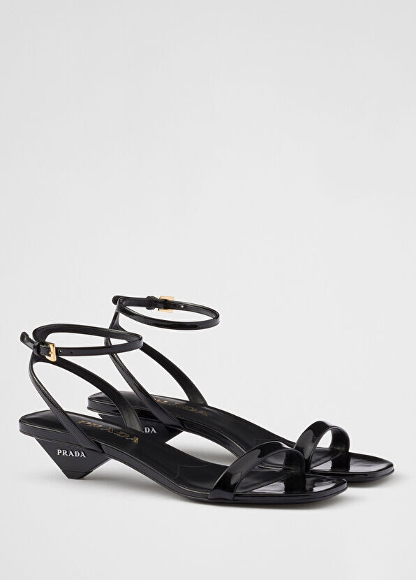 

Лакированные сандалии Prada, черный
