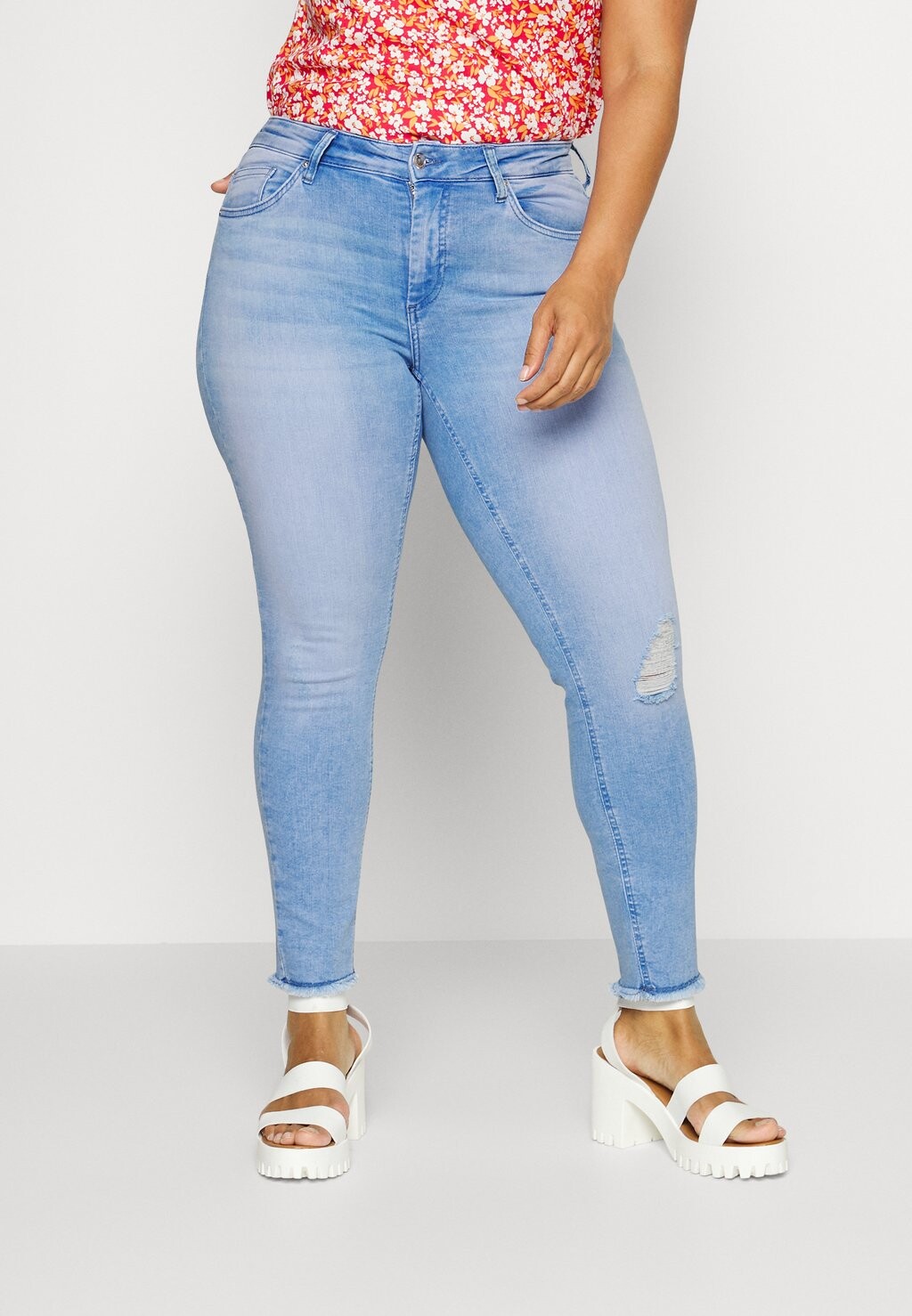 

Джинсы Skinny Fit ONLY Carmakoma
