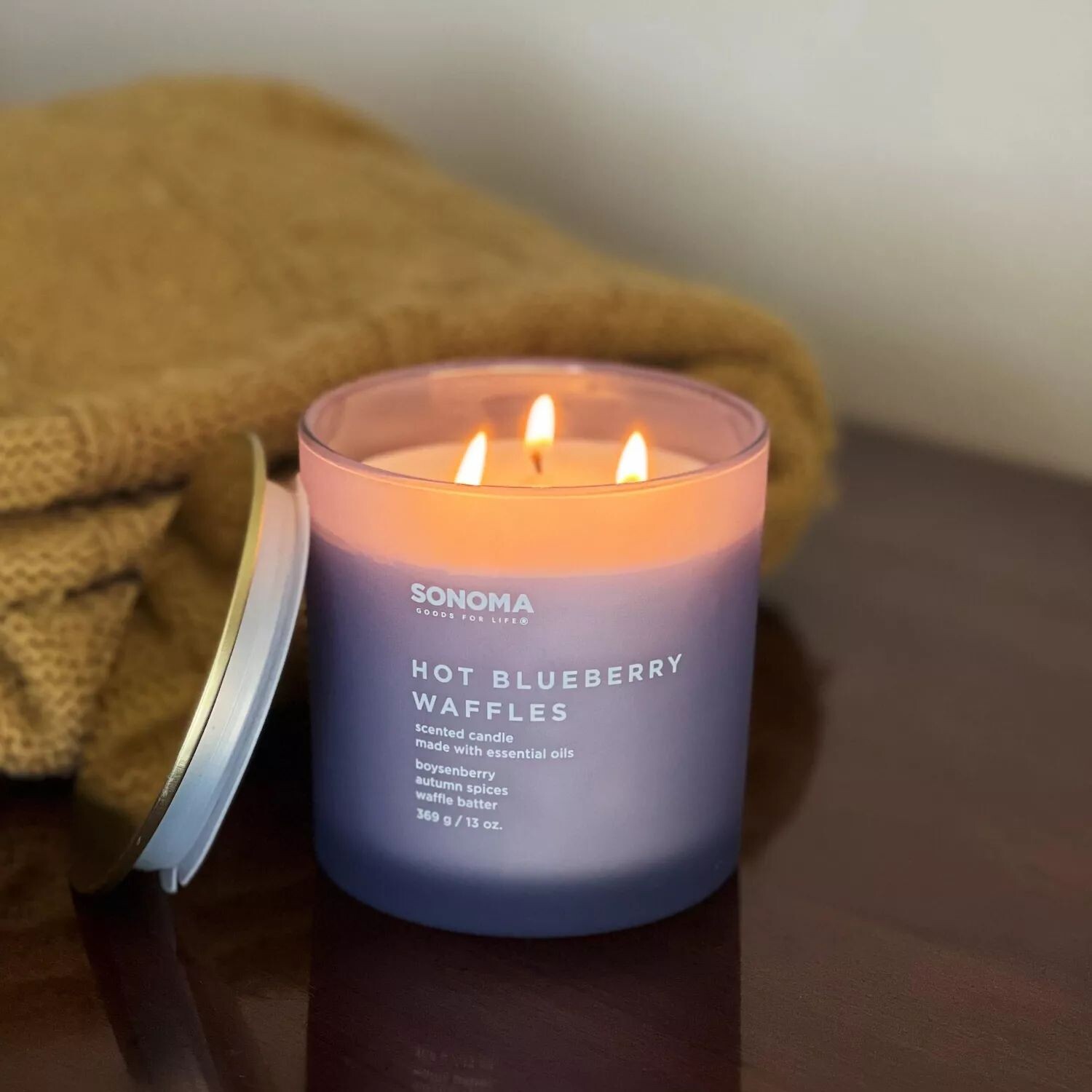 

Sonoma Goods For Life, 13 унций. Свеча с горячими черничными вафлями