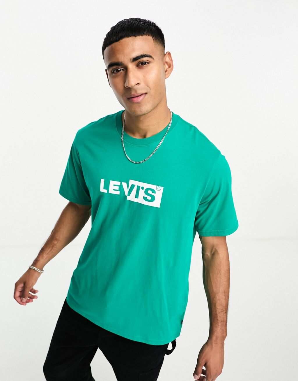 

Зеленая футболка Levi's с логотипом в центре, Зеленый