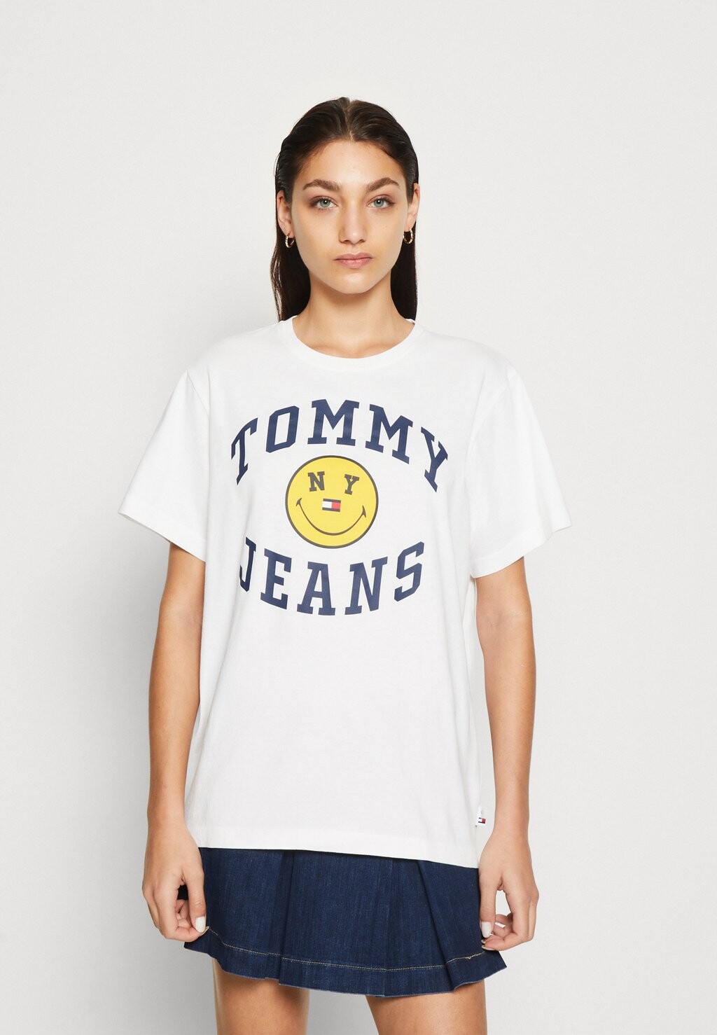 

Футболка с принтом Tommy Jeans, белый