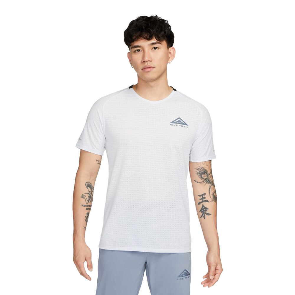 

Спортивная футболка Nike Dri-FIT Trail Solar Chase, серый