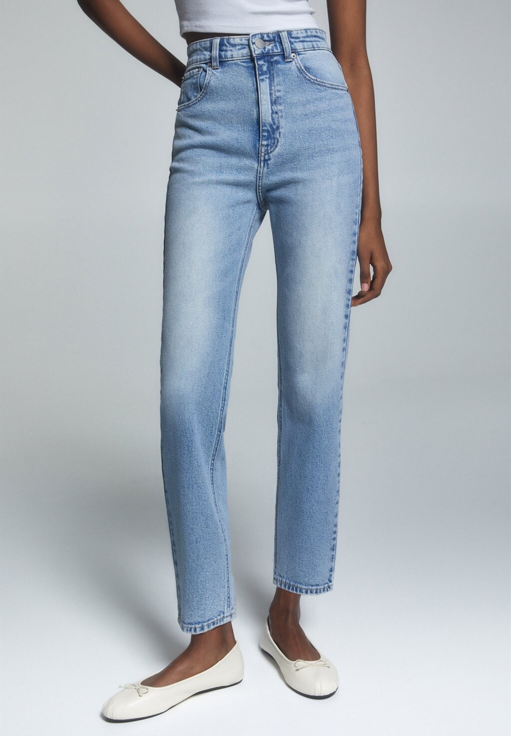 

Джинсы свободного кроя MOM PULL&BEAR, серо-синий
