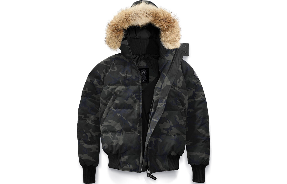 

Женский пуховик Canada Goose, цвет black camouflage
