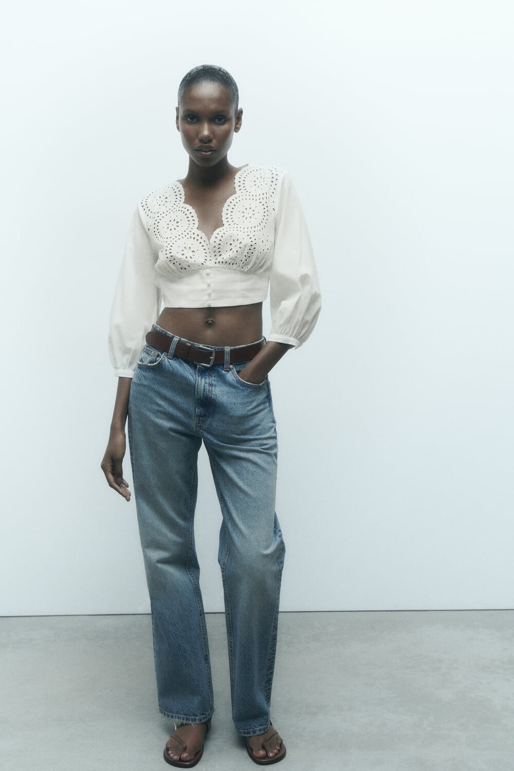 

Укороченный топ с вышивкой ZARA, белый