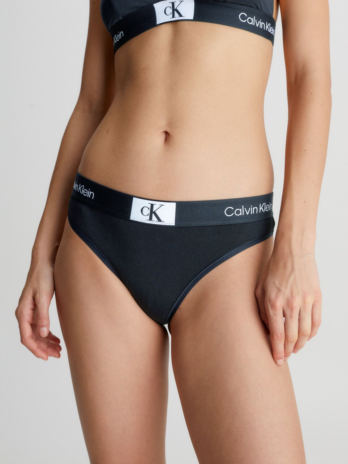 

Стринги Calvin Klein 1996, черные
