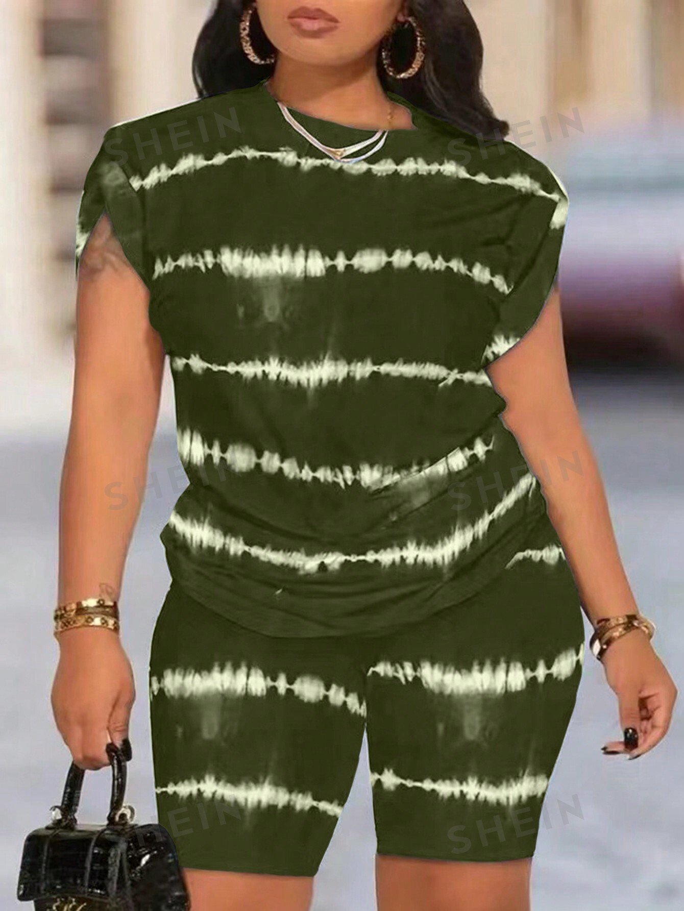 SHEIN Топ и шорты с короткими рукавами и круглым вырезом Slayr Tie Dyed, армейский зеленый