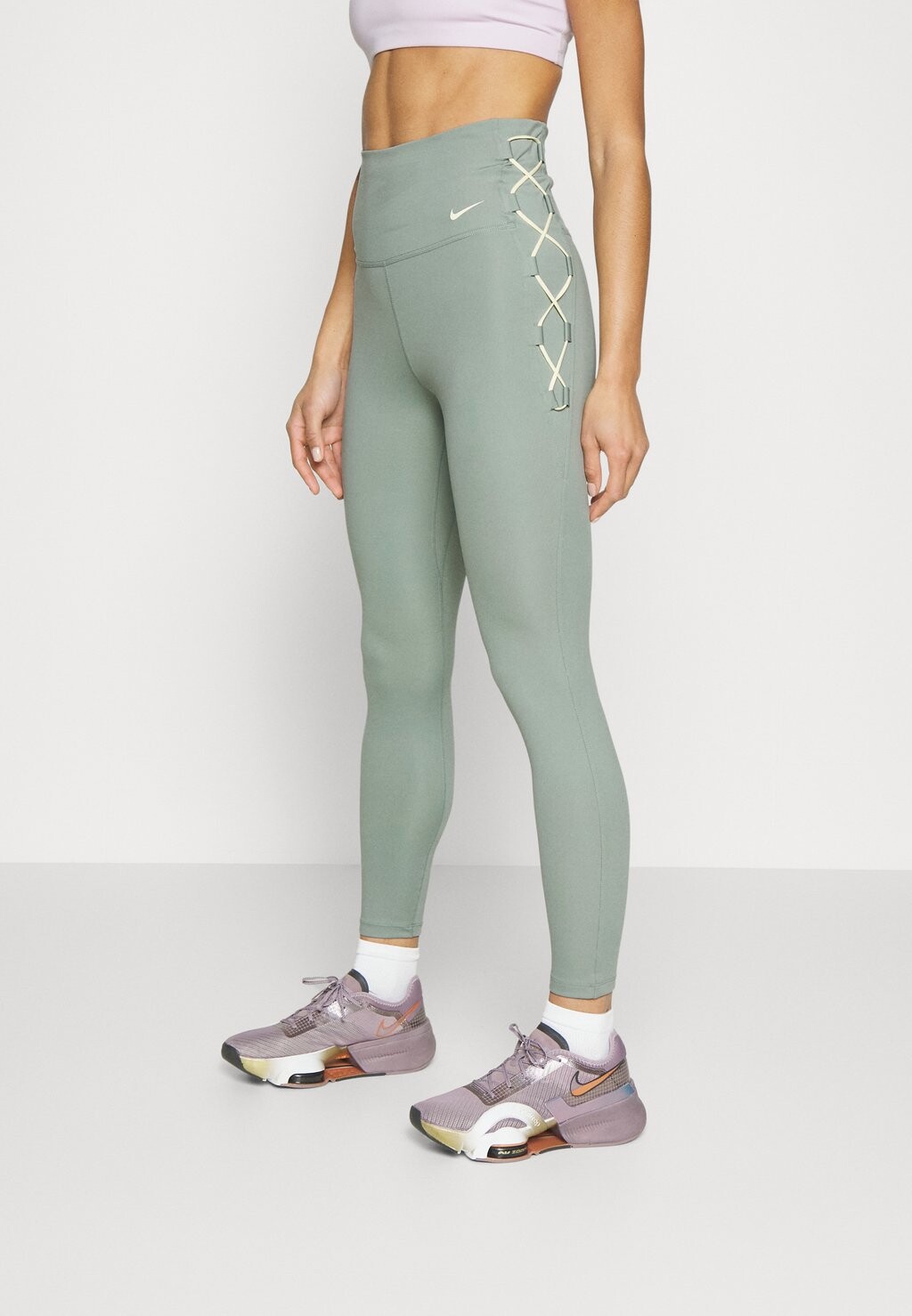 

Тайтсы Nike, Серый