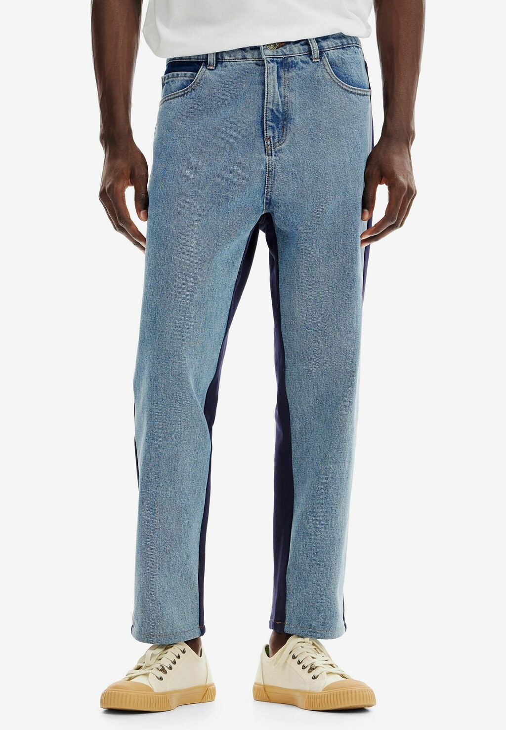 

Джинсы прямого кроя Desigual