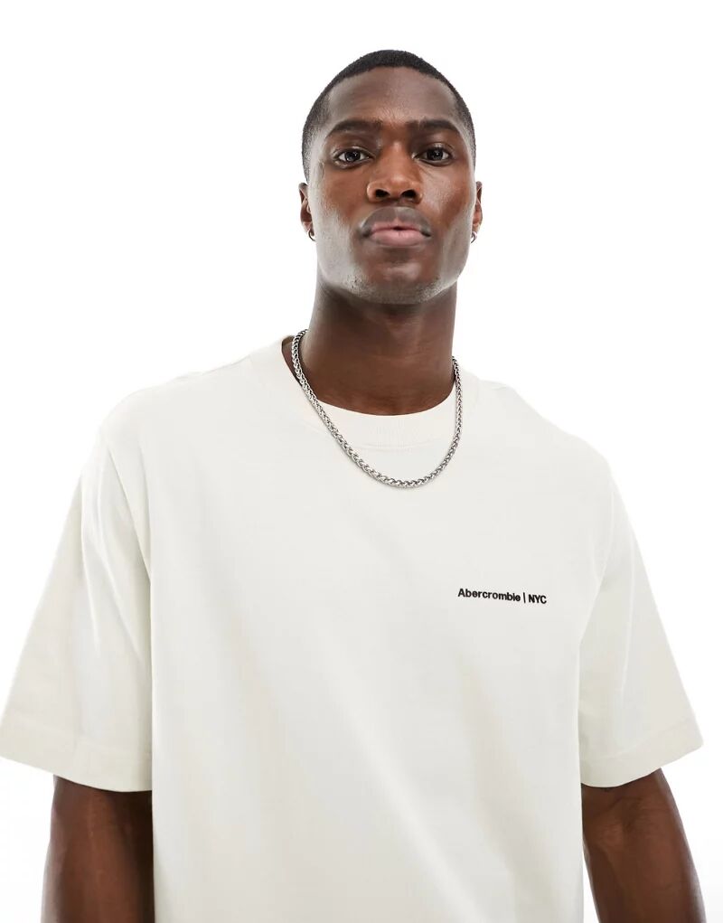 Белая футболка Abercrombie & Fitch с очень маленьким логотипом на груди update