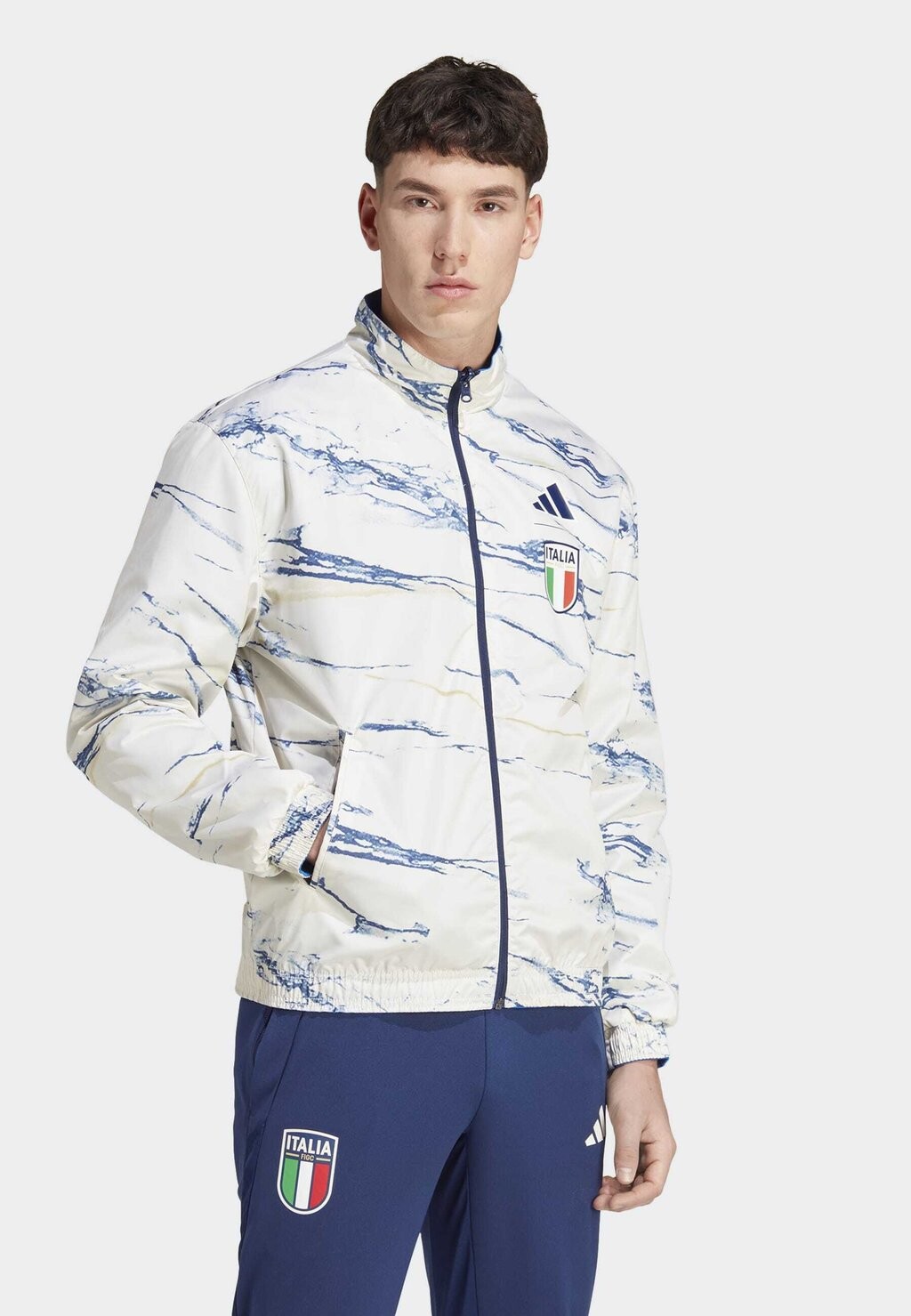 

Спортивный топ Adidas