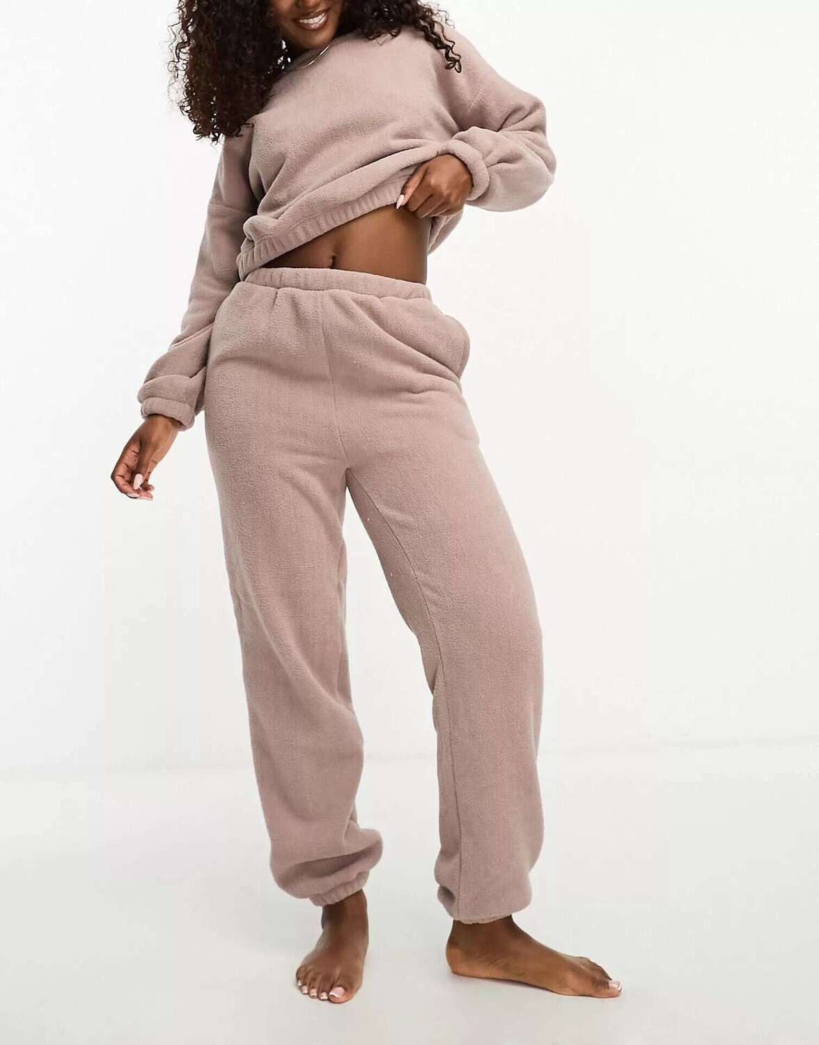 

Норковые спортивные брюки и спортивные штаны из микрофлиса ASOS