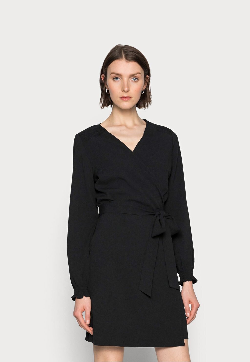 

Летнее платье WIOLA WRAP DRESS Kaffe, глубокий черный