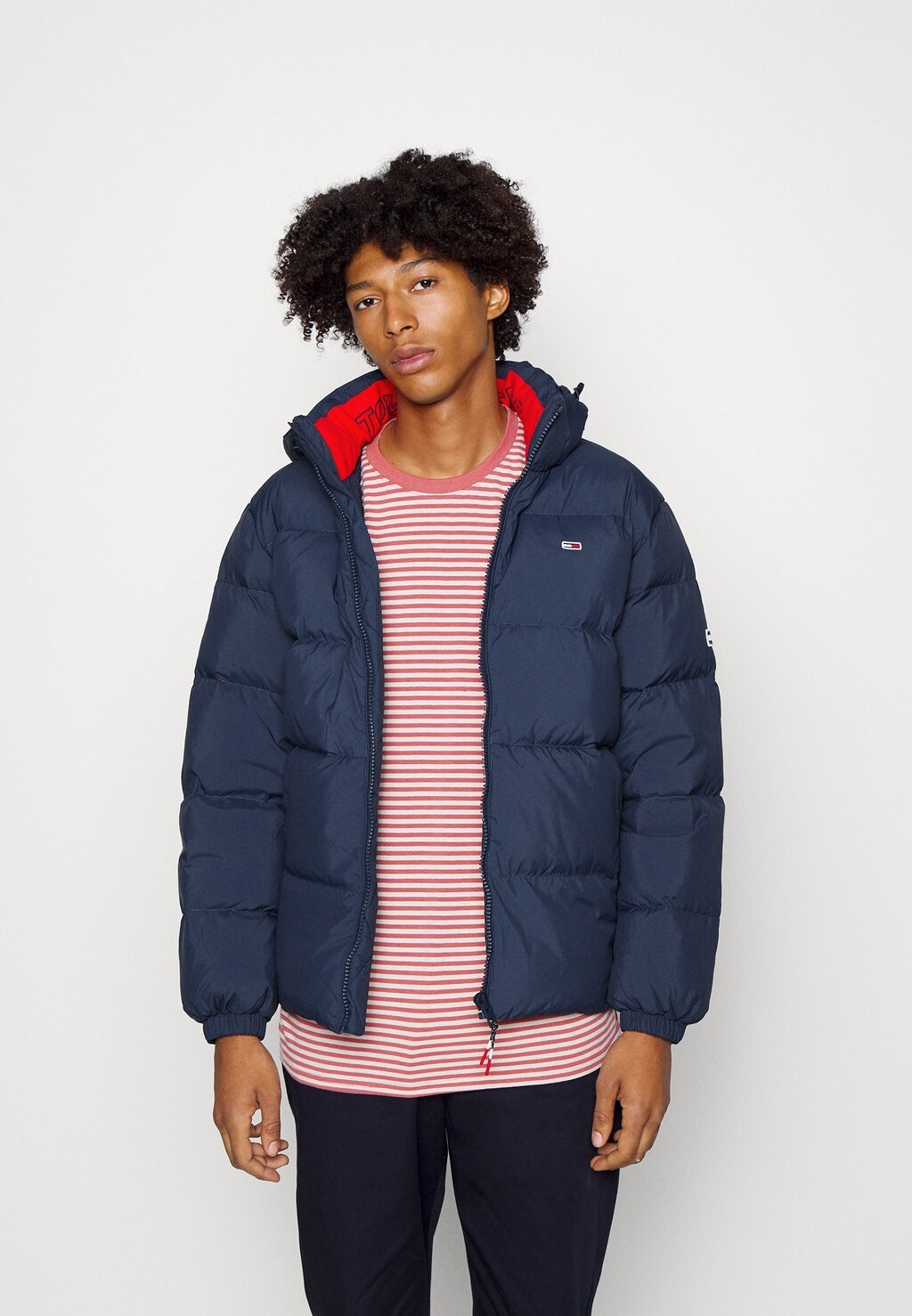 

Пуховик Tommy Jeans
