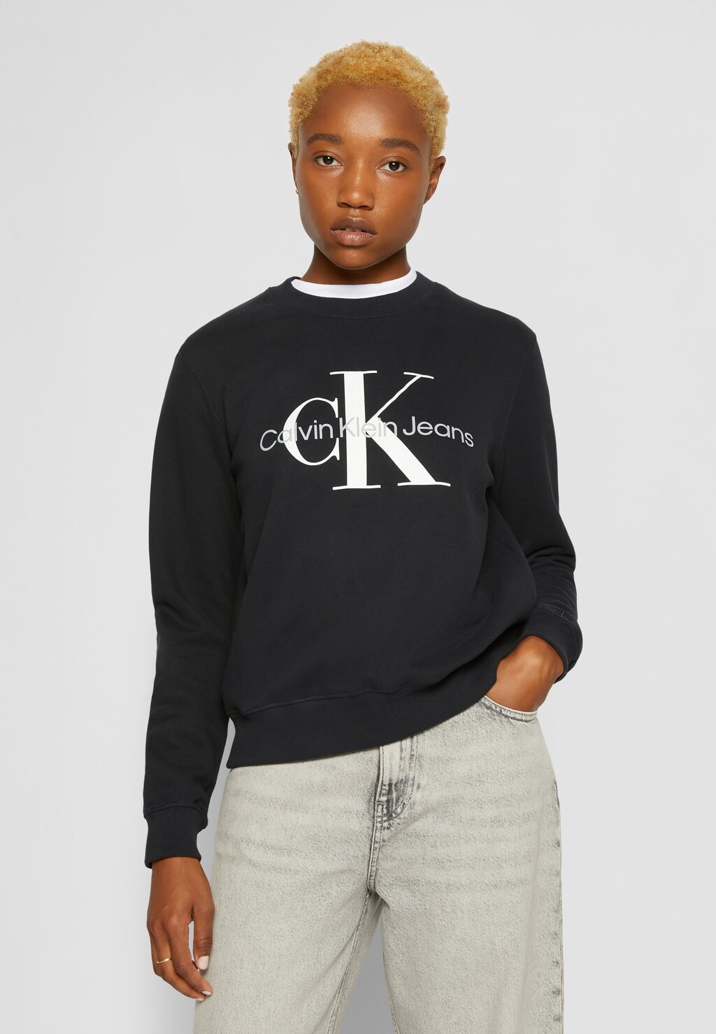 

Толстовка с капюшоном Calvin Klein Jeans, черный