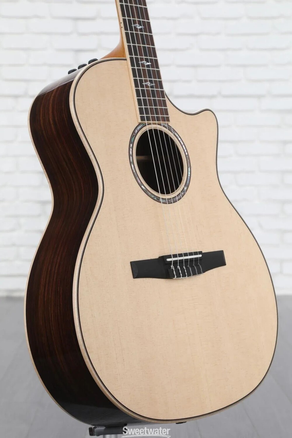 

Taylor 814ce-N - Ель Ситкина натуральная