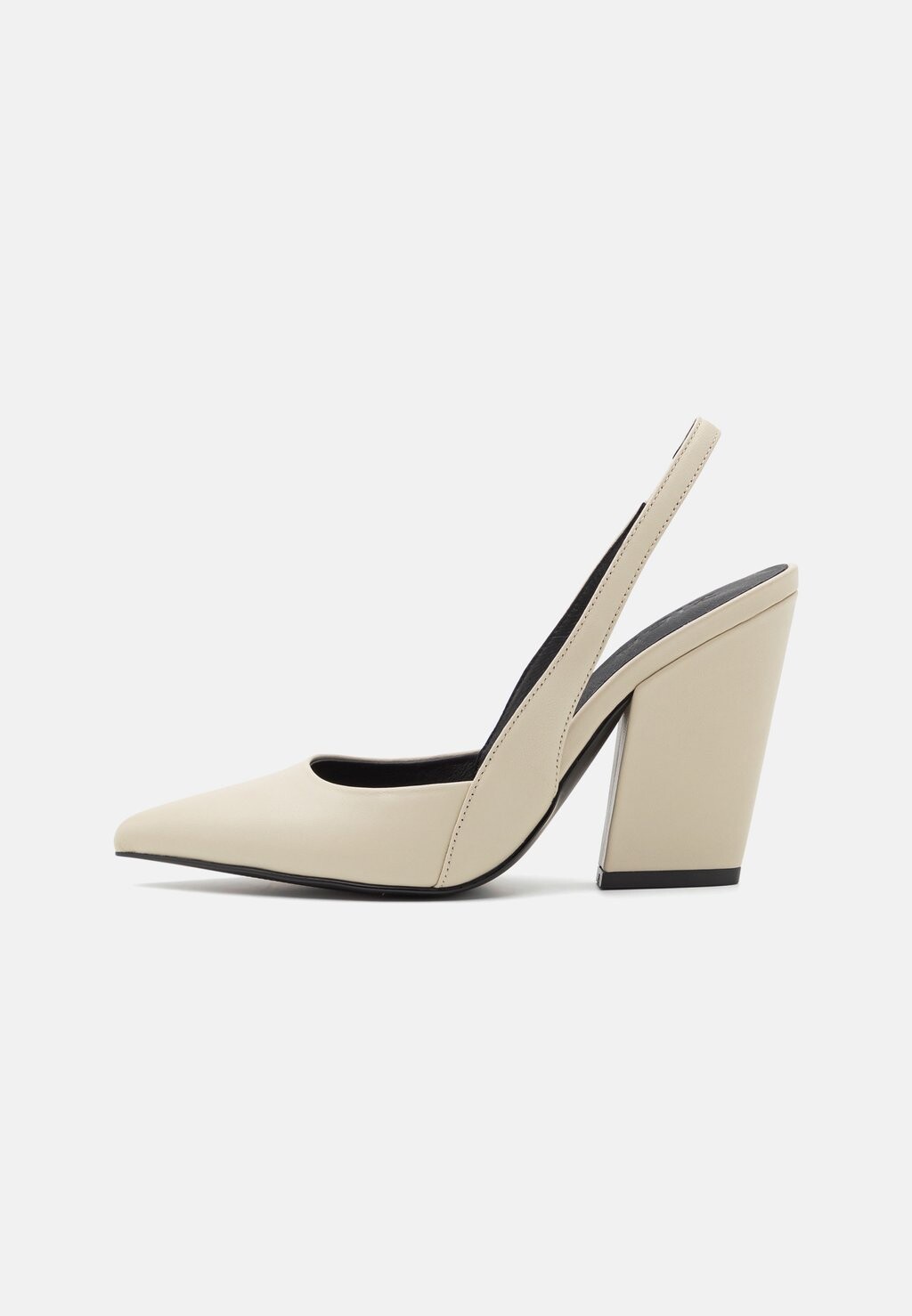 

Туфли Leather Zign, цвет off white