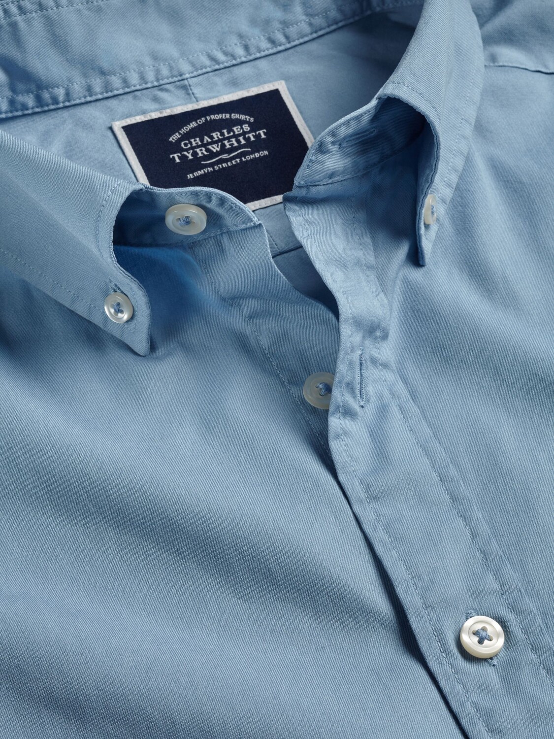 

Рубашка приталенного кроя из тонкого саржевого хлопка Charles Tyrwhitt