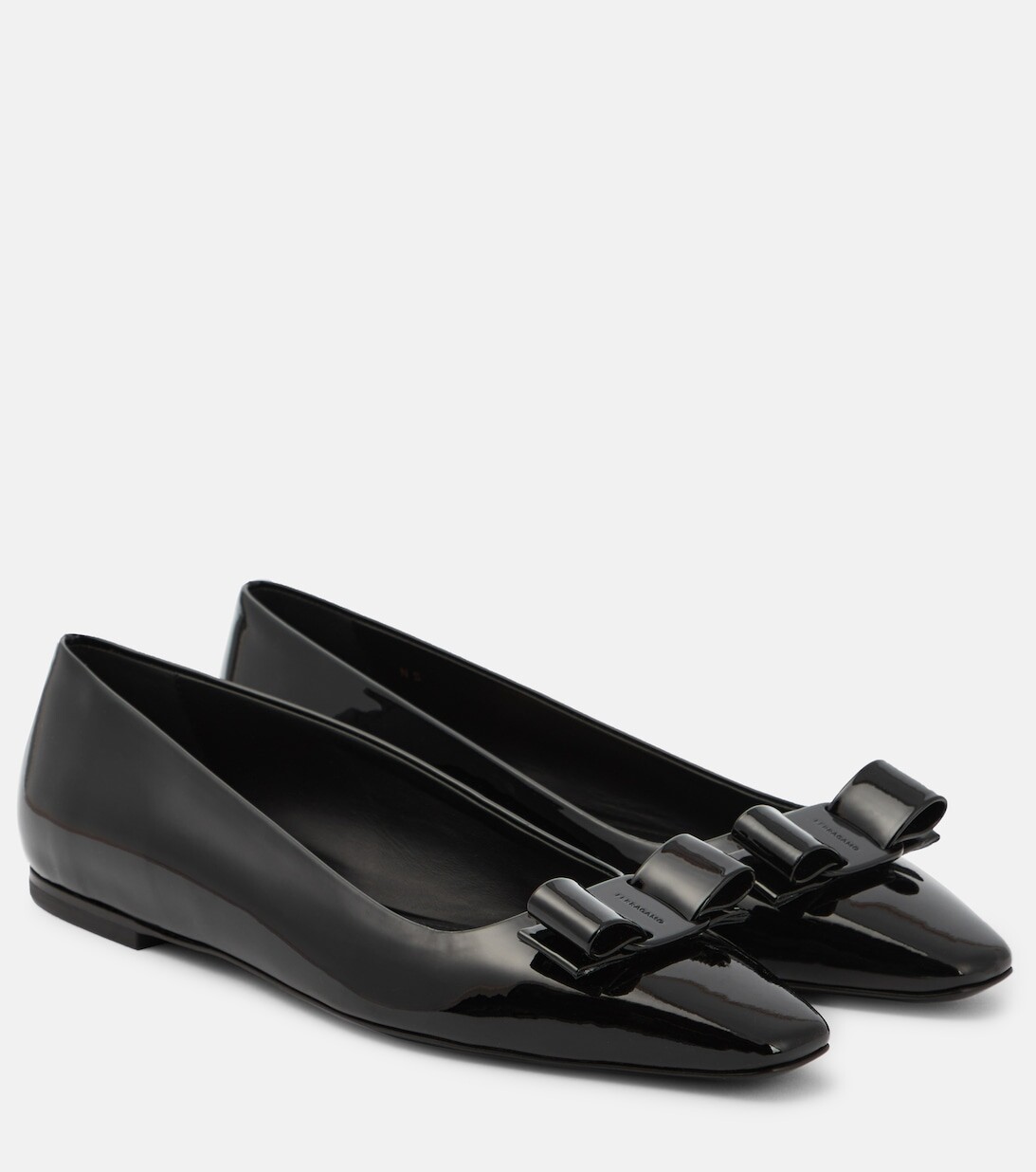 

Лакированные балетки Vara Bow Ferragamo, черный