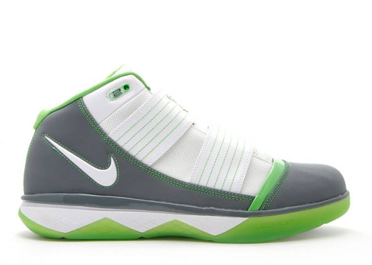 цена Кроссовки Nike ZOOM LEBRON SOLDIER 3, белый