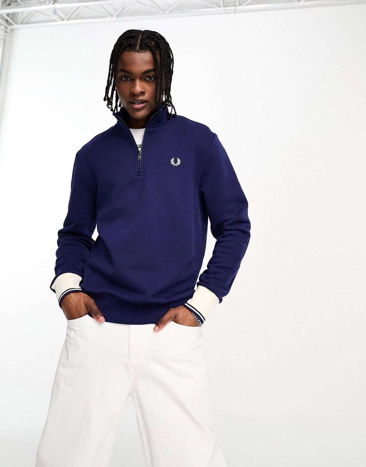 

Французская темно-синяя контрастная лавровая молния на манжетах Fred Perry