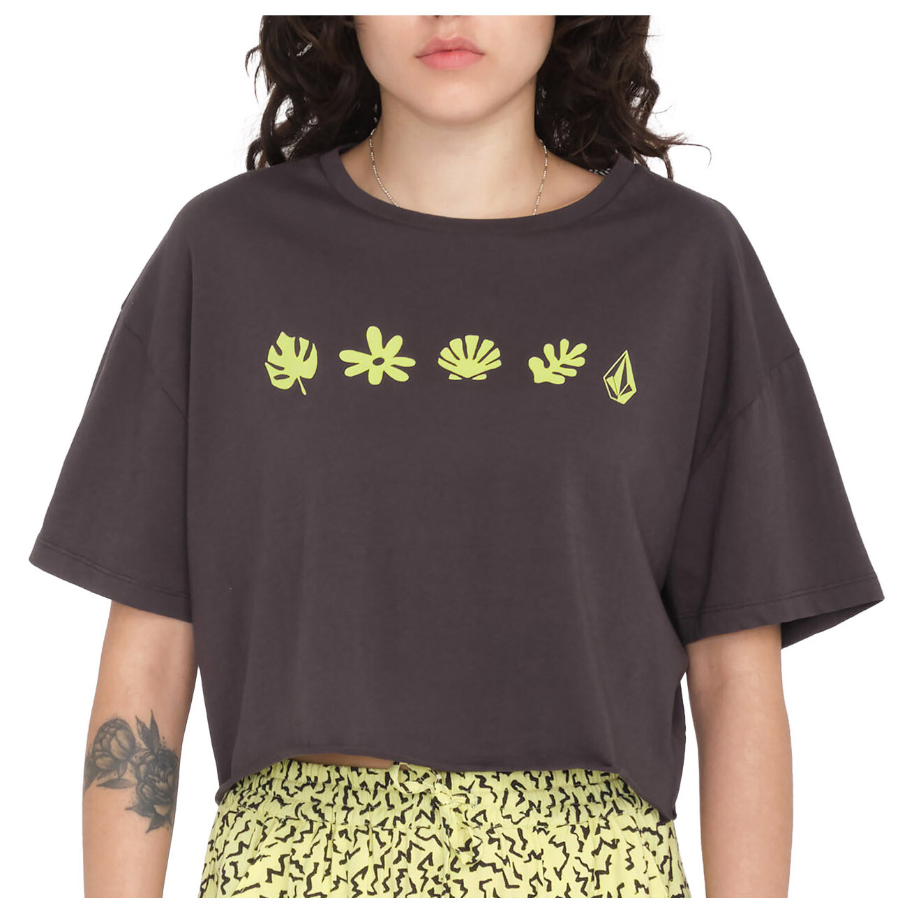 

Футболка Volcom Women's Just A Trim S/S, цвет Vintage Black