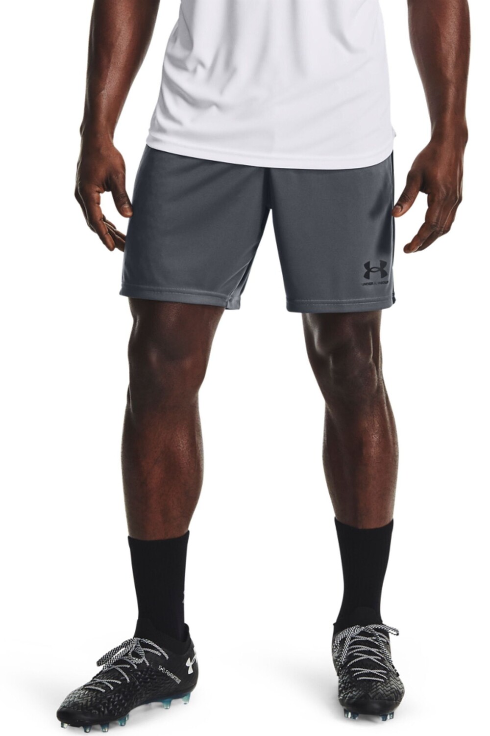 

Серые футбольные шорты Challenger трикотажа Under Armour, серый