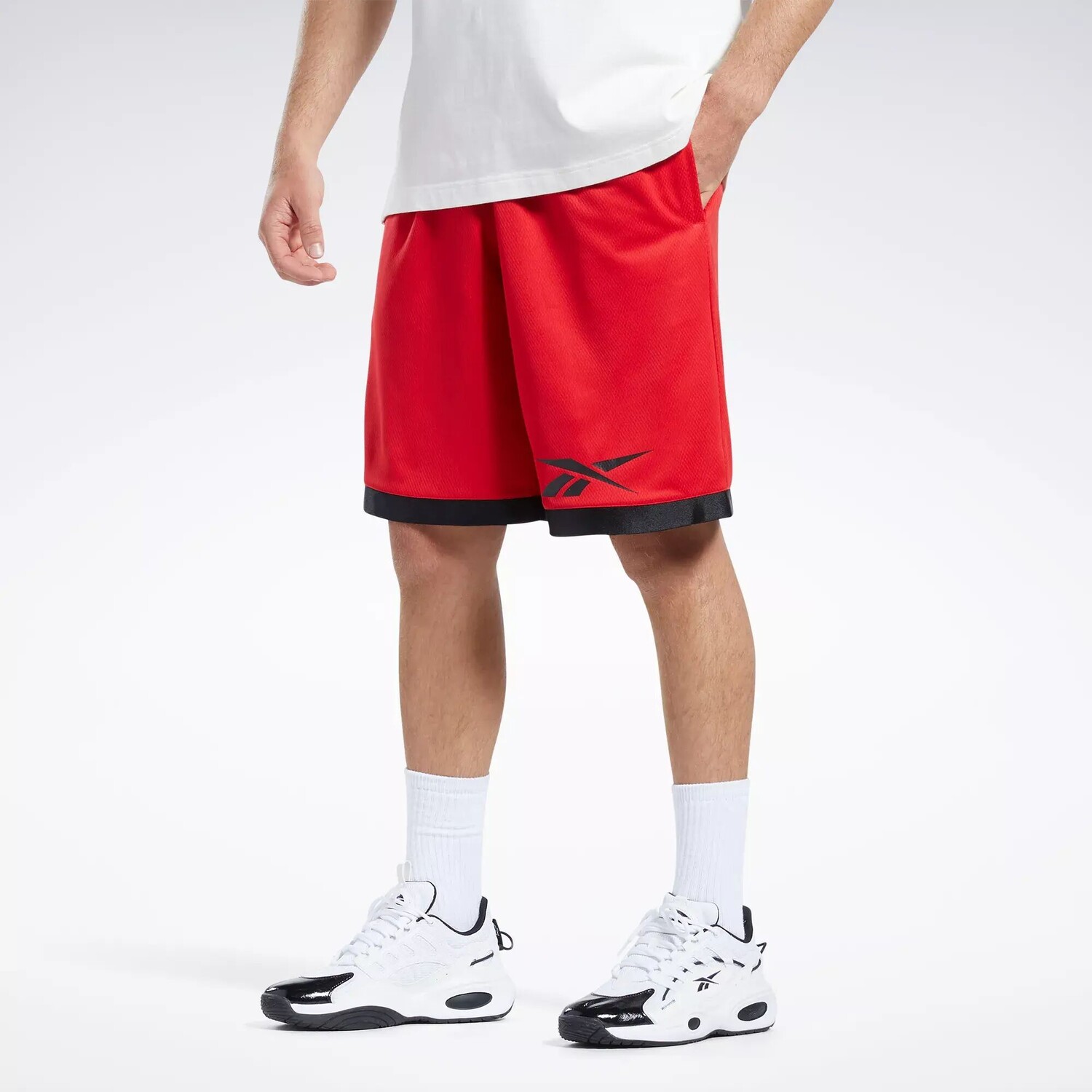 

Баскетбольные сетчатые шорты Reebok, красный