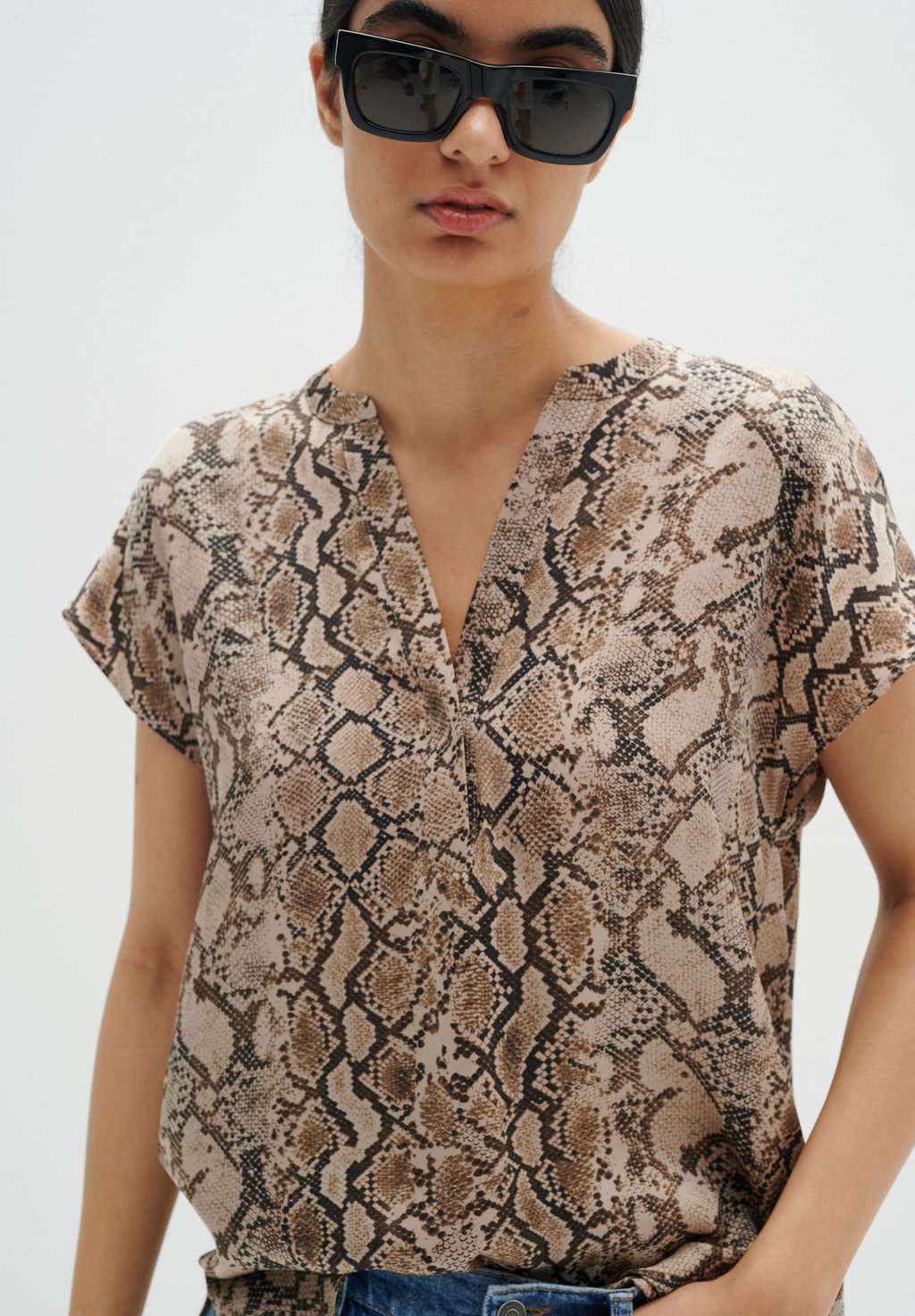 Блуза InWear с глубоким вырезом, коричневый