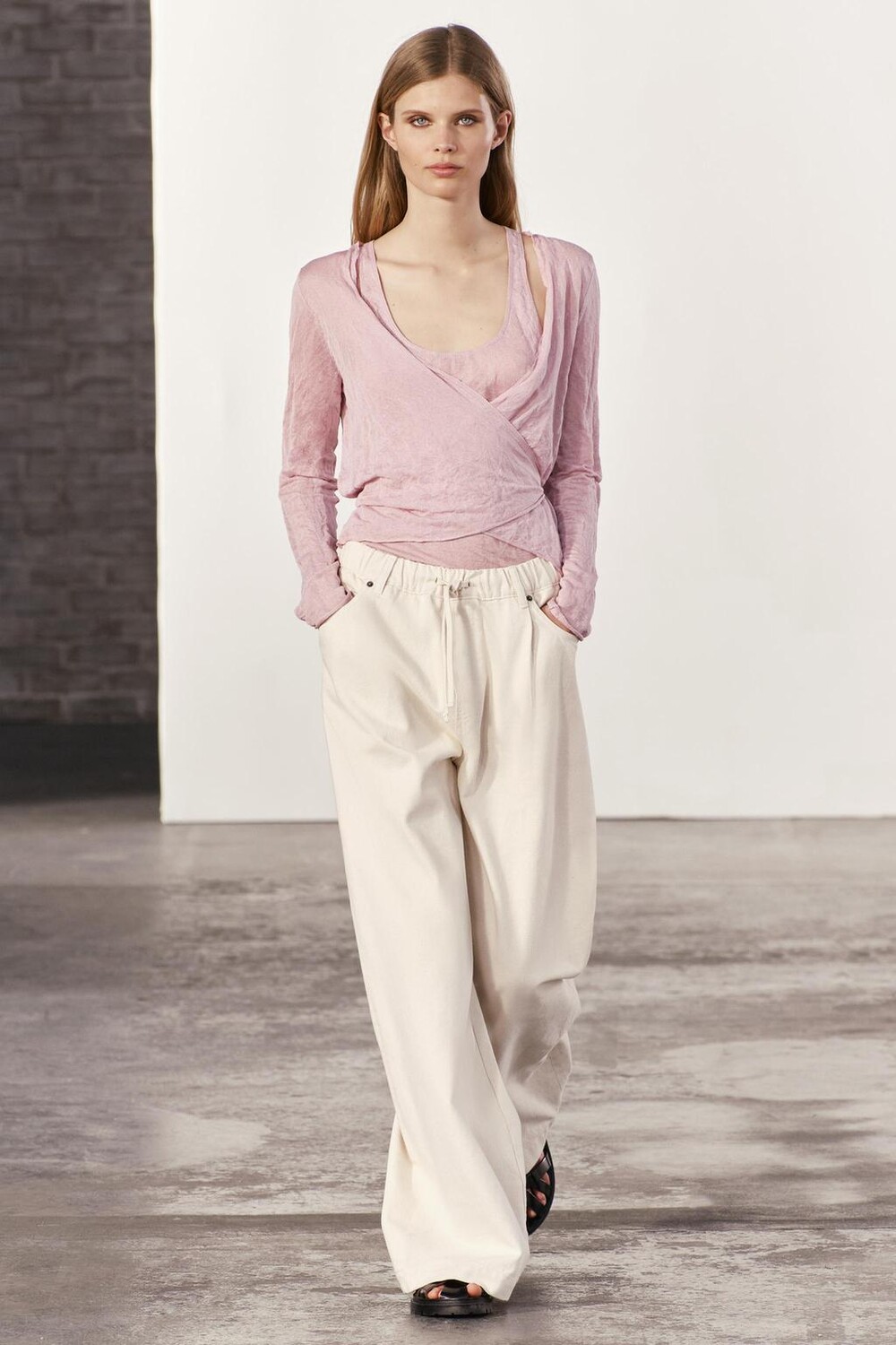 

Джинсы ZARA, экрю