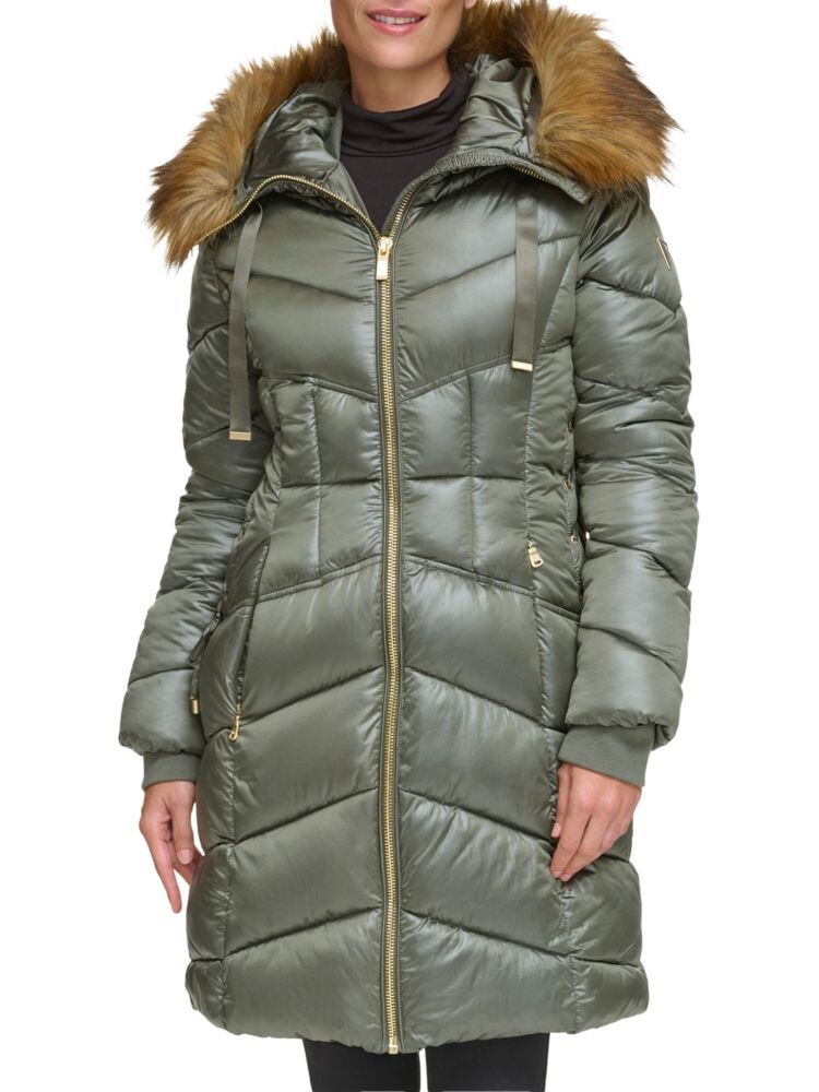 

Пуховик с капюшоном и отделкой из искусственного меха шеврон Guess, цвет Olive