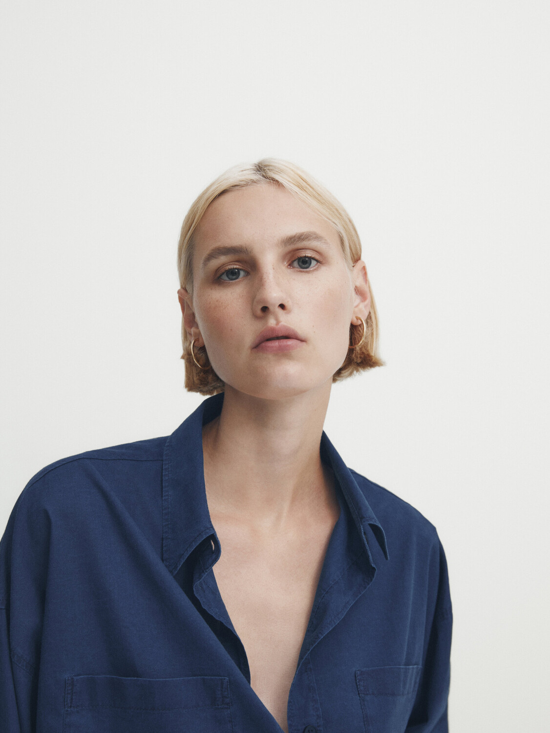 

Рубашка из хлопка с карманами и рукавами Massimo Dutti, индиго