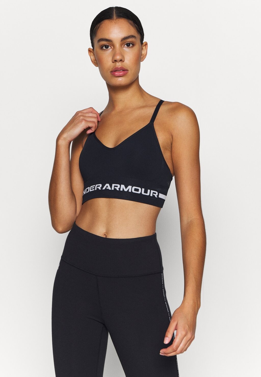 

Спортивный бюстгальтер с легкой поддержкой Under Armour, черный