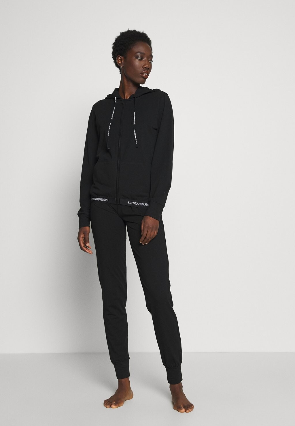 

Пижамный комплект Emporio Armani, черный