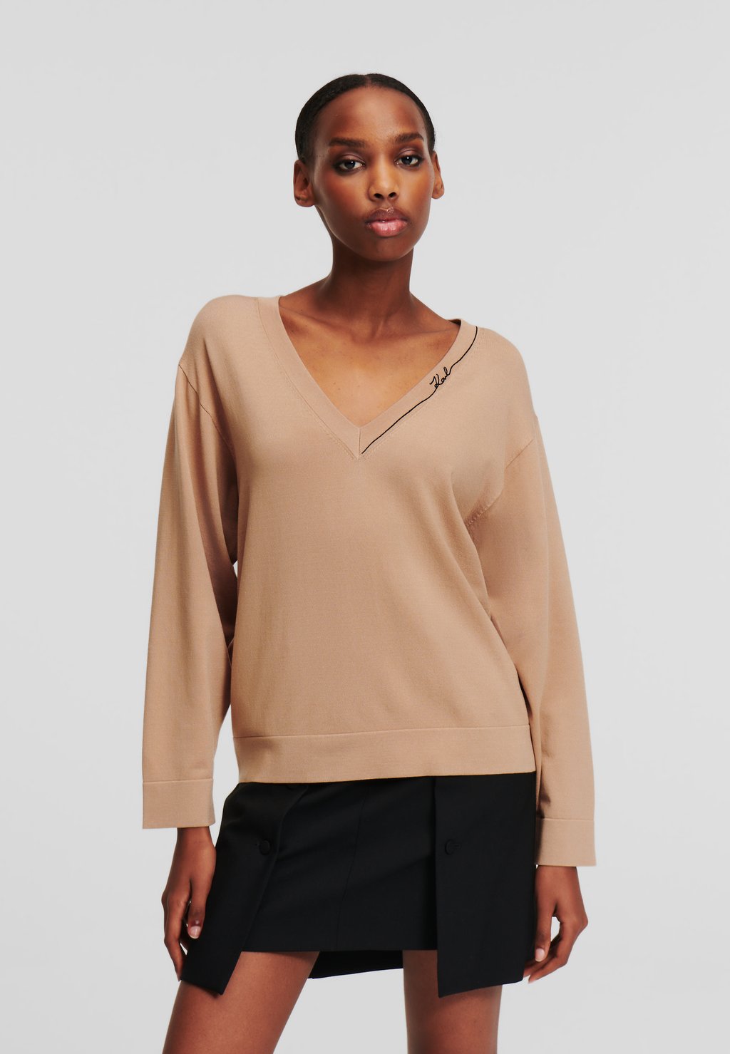 

Джемпер SIGNATURE V NECK KARL LAGERFELD, цвет Beige