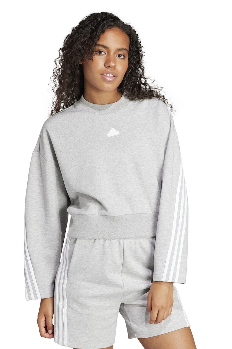 

Короткий свитшот с овальным вырезом Adidas Sportswear, серый