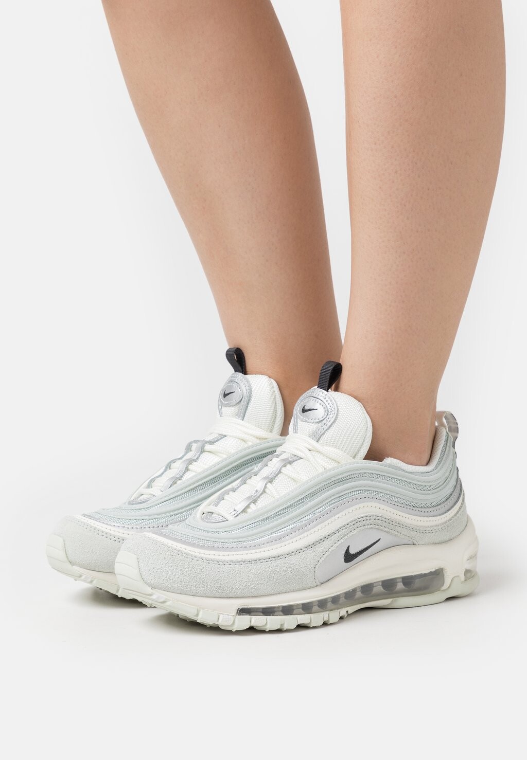 

Кроссовки Nike