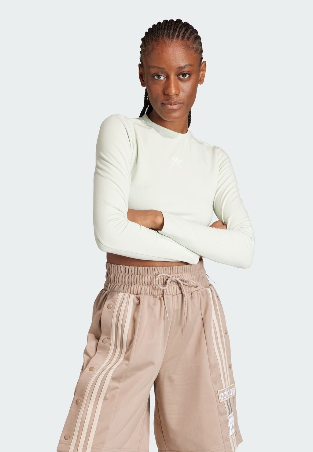 

Топ с длинными рукавами adidas Originals SLIM, лен зеленый