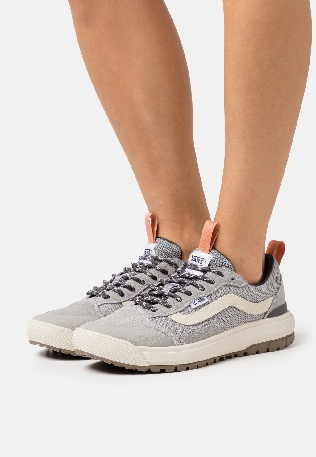 

Кроссовки Vans