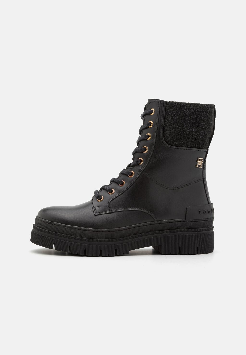 

Ботинки со шнурками Tommy Hilfiger, цвет black